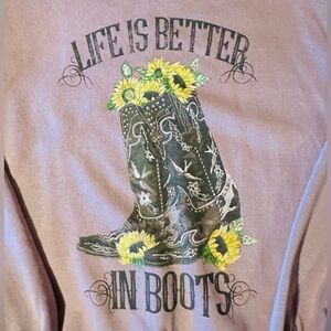 NWT Oversized Blush Pink Sweatshirt - “Life is Better in Boots” - Size M 🌻
